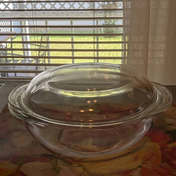 Pyrex Casserole Dish - Picture 1 of 4